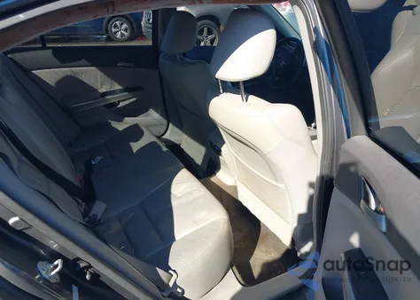 2010 Honda Accord 3.5 Ex-L z USA, uszkodzony, nr VIN 1HGCP3F88AA005757